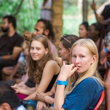 Peace Garden Hostel Ауровил Екстериор снимка