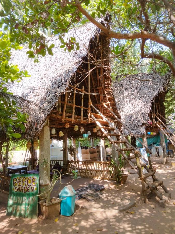Peace Garden Hostel Ауровил Екстериор снимка